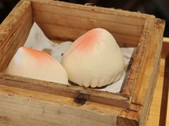 寿桃奶黄包-杭州西子湖四季酒店·金沙厅