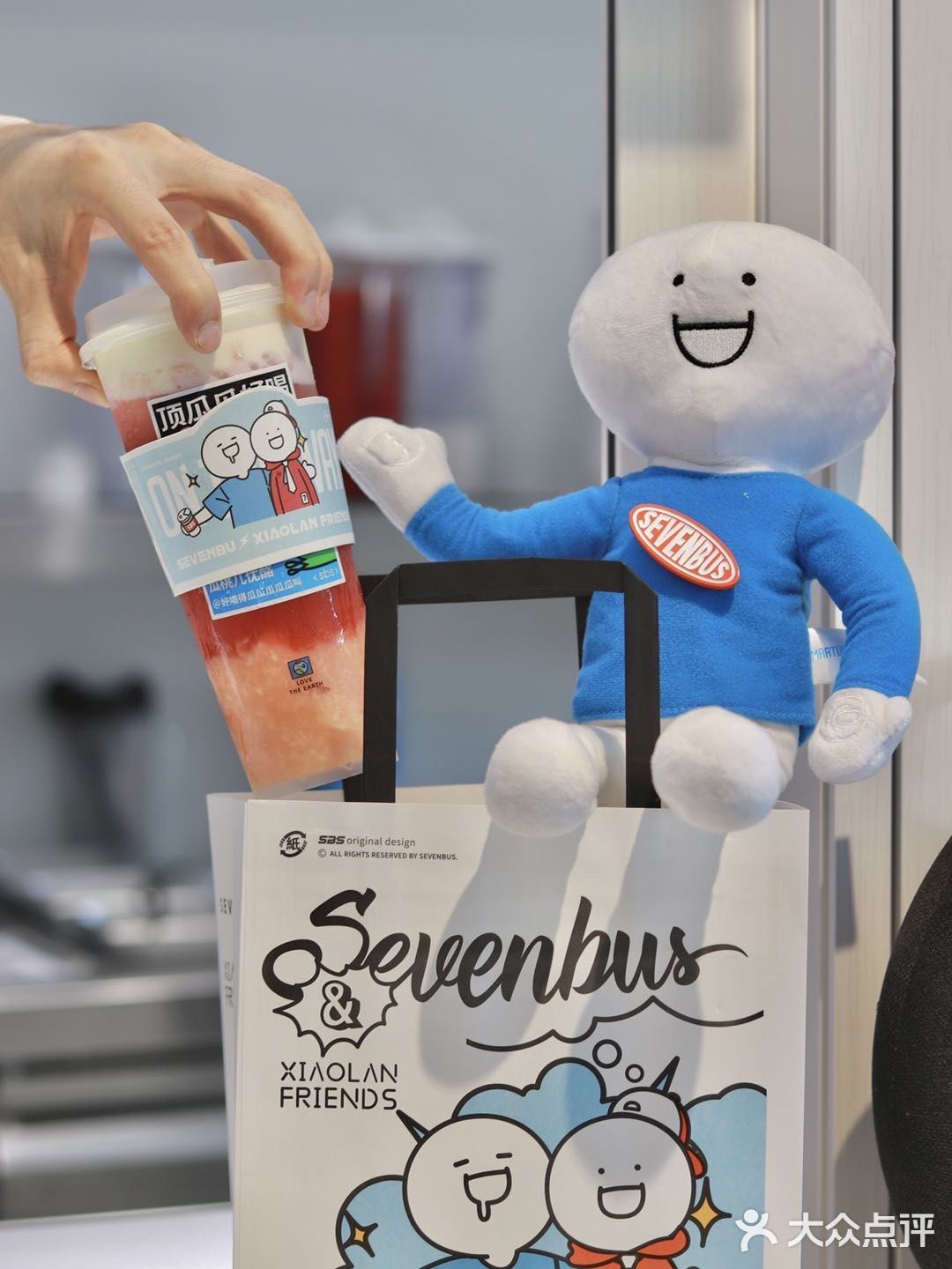 sevenbus和小蓝联名啦简直不要太可爱