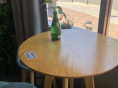 靠窗位-ZING COFFEE 镜咖啡