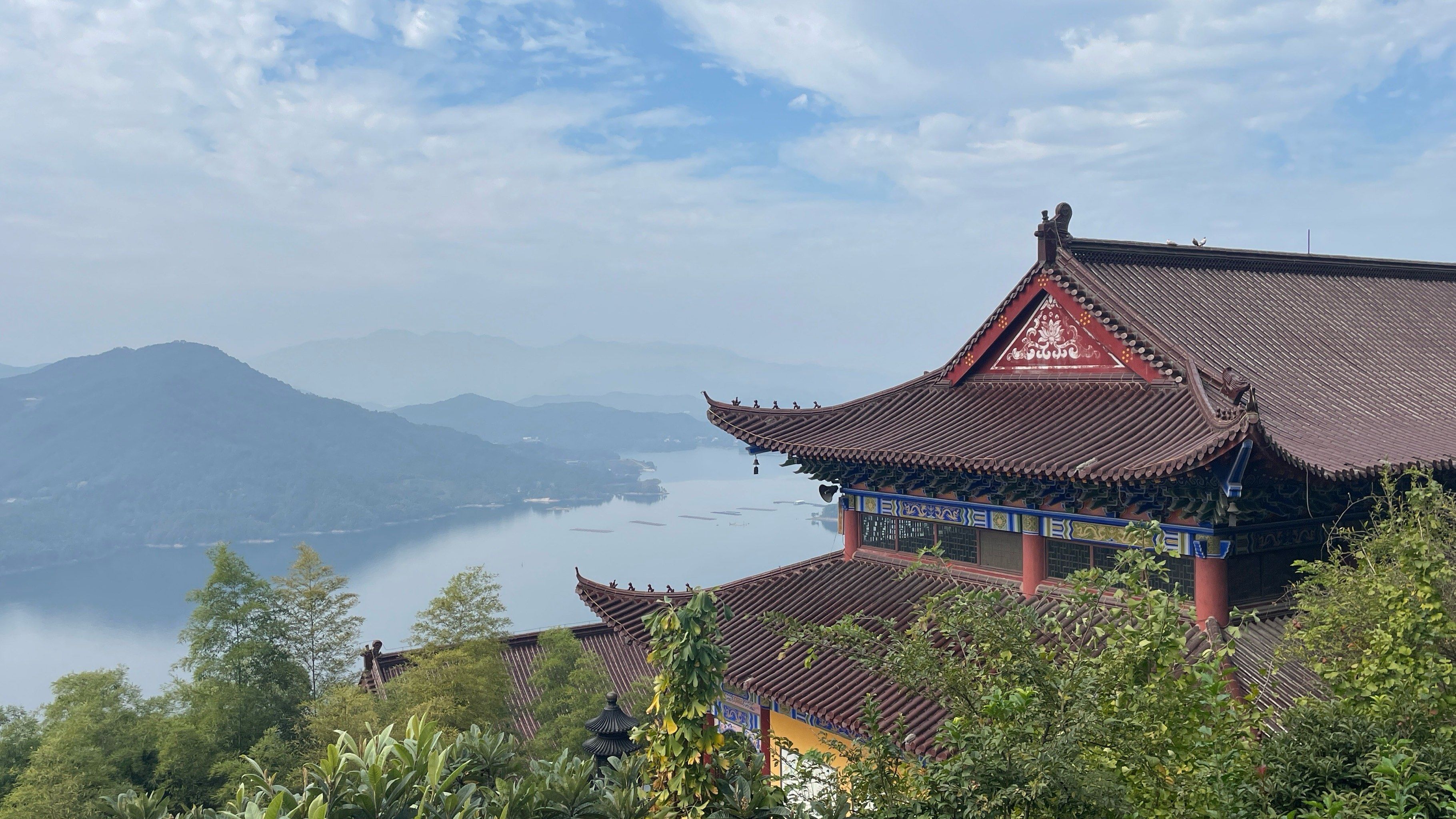 0元玩转这座城「西风禅寺」位于太湖县县郊,高处可以俯瞰花亭湖,风景