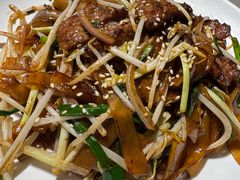 干炒牛河-肥仔文澳门猪骨煲(南京西路店)
