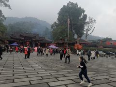 -峨眉山报国寺