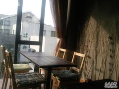 窗边-新沙洞咖啡(泉乐坊店)