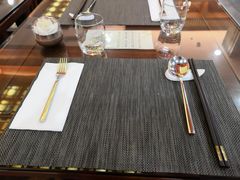 餐具摆设-大佛寺高级素食自助餐厅