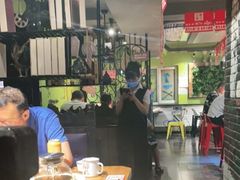 大堂-俭寨大盘鸡·缸子肉·小公鸡·新疆菜(云通店)