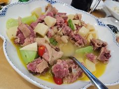 -黄浦江游览十六铺3号码头网红自助餐