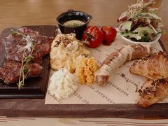 -Mark&Mars Restaurant
