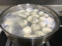 -溢香专业制作饺子云吞(莲花二村店)