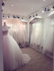 -艾米丽婚纱礼服