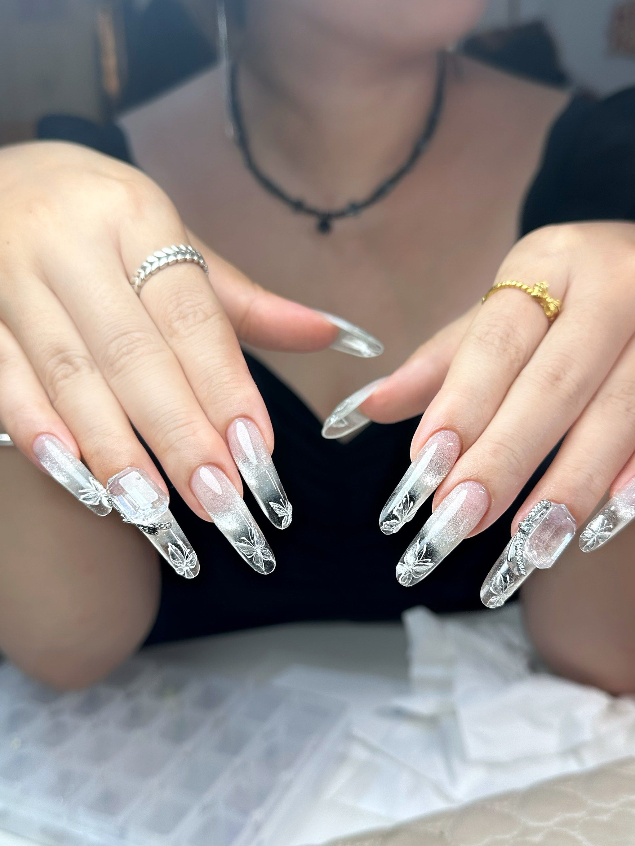 晶莹剔透的水晶甲设计