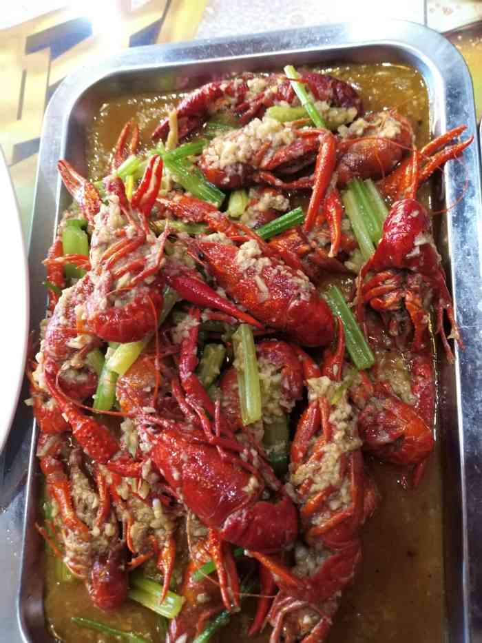 黑灯虾火-"第一次来吃这家店,喜欢他家蒜香口味的小龙.