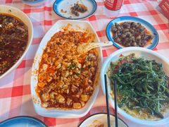 -洪霞餐馆·川菜·鲜货现炒(两江春城店)