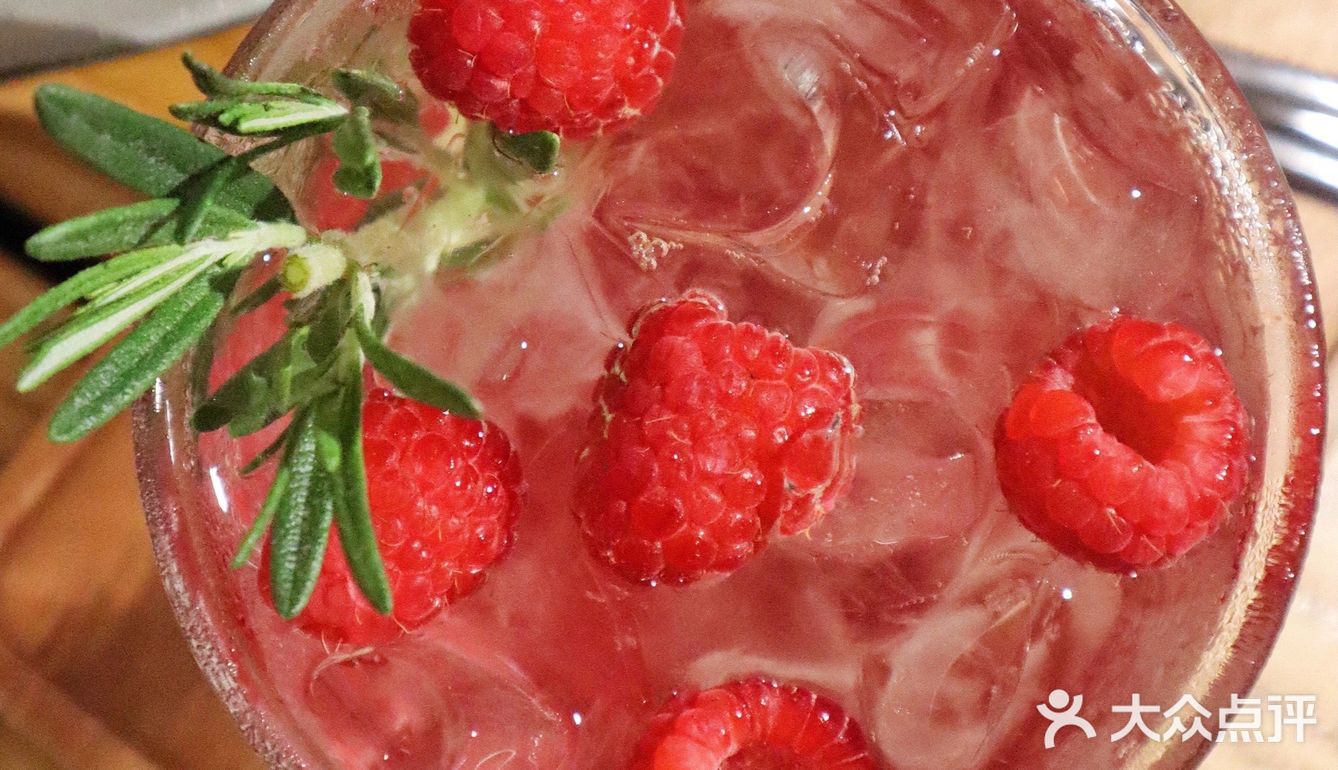 和喜欢的人一起吃饭，连空气都会变得浪漫！