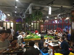 大堂-钢管厂歆瑞源油卤串串香(春熙路太古里店)