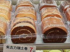 朱古力瑞士卷-樱桃面包西饼(宝乡街)