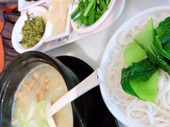-在蒙自过桥米线