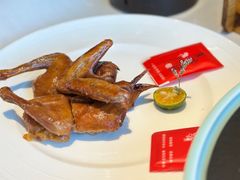 沙田玻璃乳鸽-馋遇江南·精致湖景雅宴(东方之门店)
