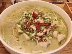 招牌酸菜鱼（必点）-爱啤精酿·民谣酒馆(滨江店)