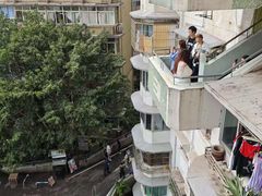 -白象居