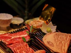 -铭牛烧肉·和牛海鲜自助(高新月牙湖店)