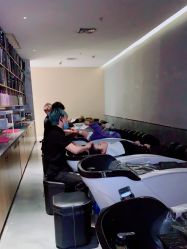 -罗亚帝造型·烫发染发