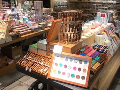 -猫的天空之城概念书店(苏州诚品店)
