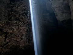 -怀托摩萤火虫洞