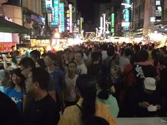 -六合夜市