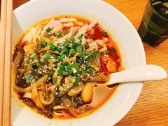 酸菜肉丝米粉-村外有星光小食铺(长嘉汇店)