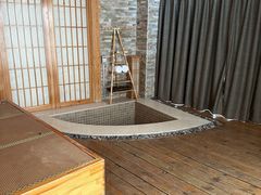 -中家鑫园温泉酒店鑫悦汤泉