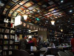 -钟书阁(松江泰晤士小镇店)