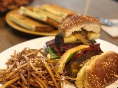 27&nbsp;牛肉汉堡-HELLO 27 意面·沙拉·帕尼尼