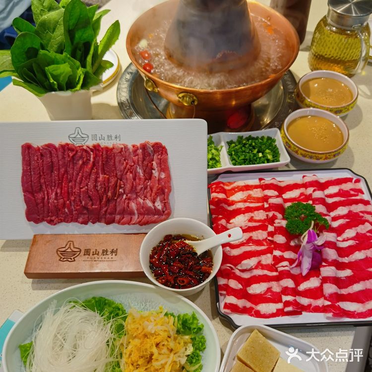 这才是地地道道的老北京铜锅涮肉！