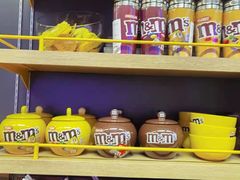 -m豆巧克力世界(上海世茂广场店)