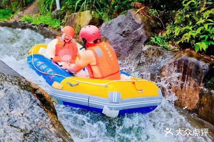 虎啸峡漂流图片