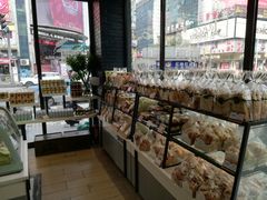 面包甜点陈列柜-乐焙滋(建设西路店)