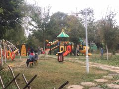 -雪山彩虹谷景区