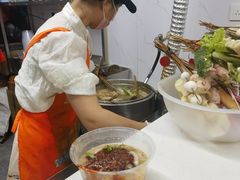 -元女麻辣烫