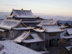-峨眉山报国寺