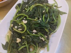 蒜蓉炒番薯叶-鲤鱼塘农家山庄