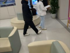 -上海大学附属上海和平眼科医院