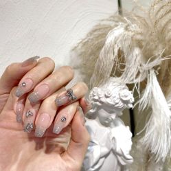 -花岐款式专研健康美甲沙龙