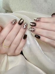 -桃色美甲沙龙