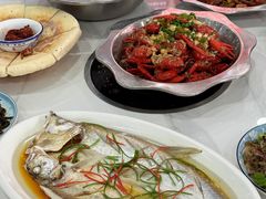-丹水桥地锅鱼·翘嘴鲌·地方特色全鱼宴(丹江口大坝店)