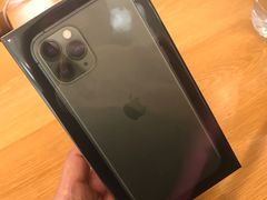 -Apple Store(Brisbane)