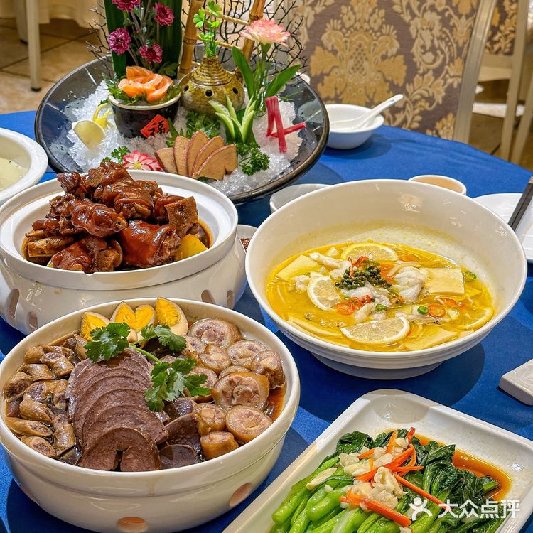 在昆明！老牌海鲜酒楼！太太太适合聚会了…