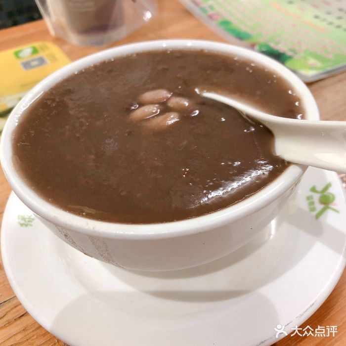 明记凉茶店喳喳糖水图片