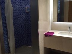 -跃动游泳健身俱乐部(新华传媒店)