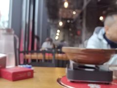 -琥珀老六龙虾(四里河店)
