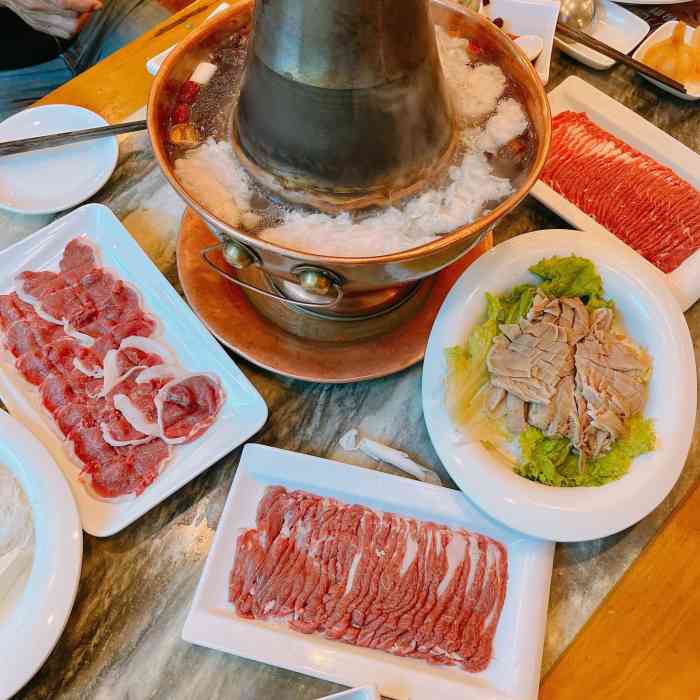 聚宝源(牛街总店)-"总在这里买牛羊肉,每次都要排队,但是绝对.